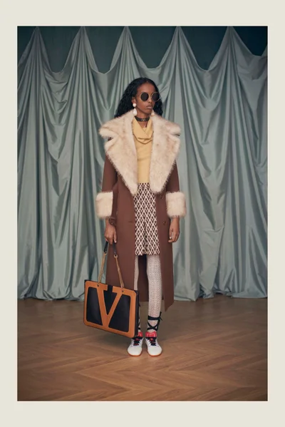 Look 10